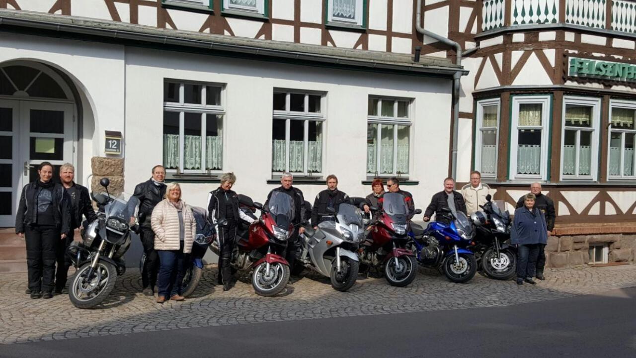 Gaststaette Und Pension Felsenthal Tabarz Exterior photo